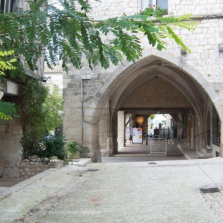 Petit Gite Des Augustins Monflanquin Exterior photo