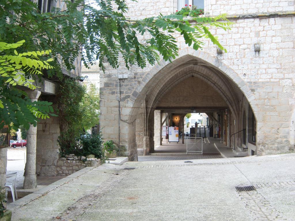 Petit Gite Des Augustins Monflanquin Exterior photo