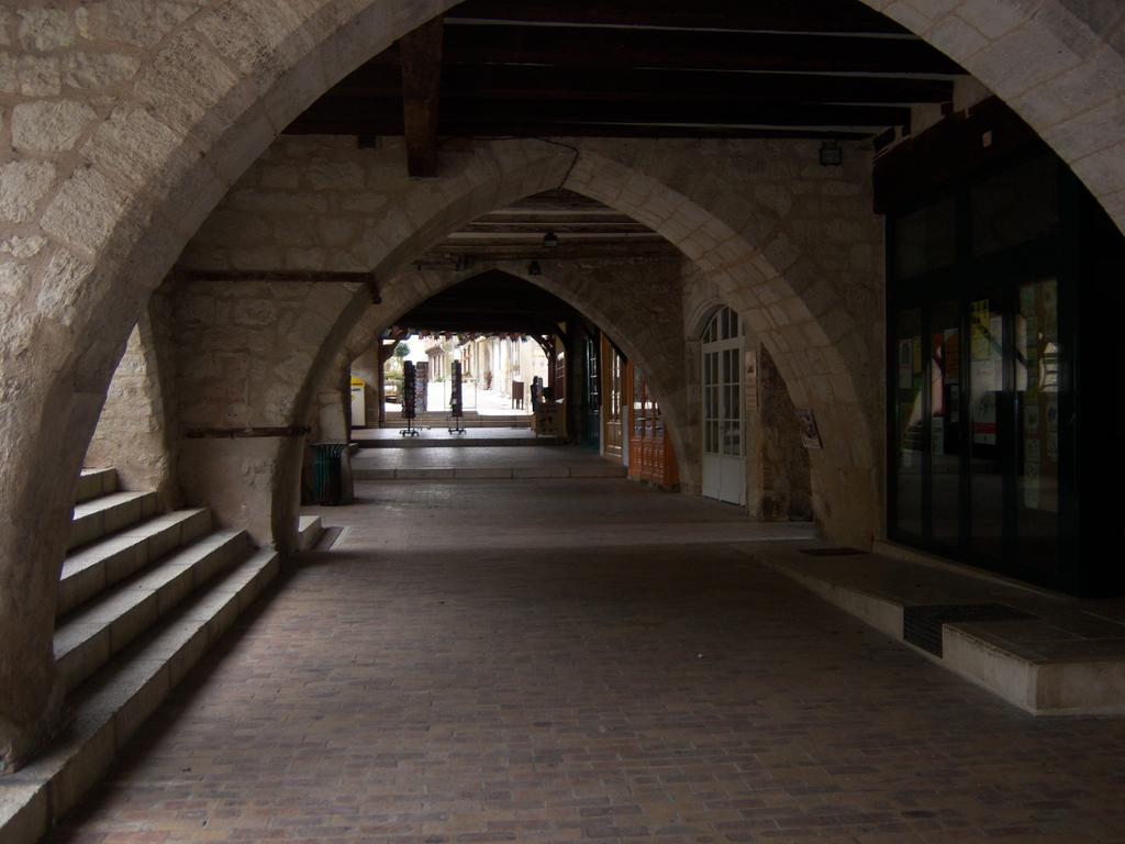 Petit Gite Des Augustins Monflanquin Exterior photo